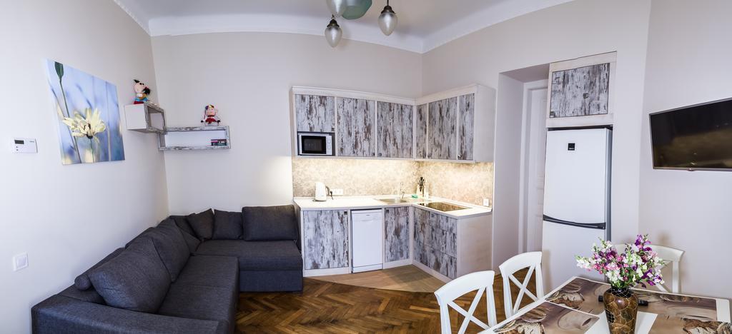 Apartments White House リヴィウ 部屋 写真