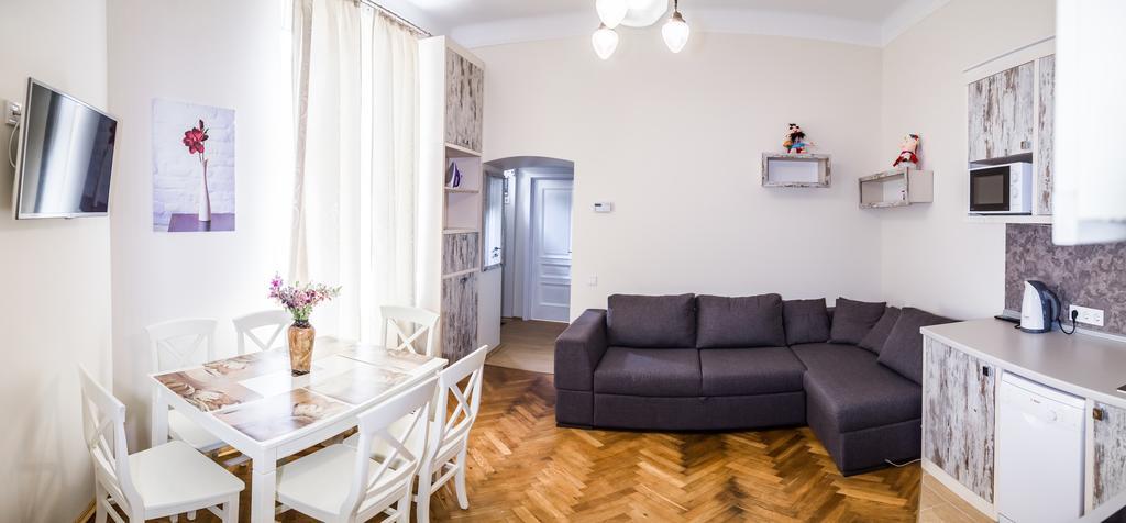 Apartments White House リヴィウ 部屋 写真