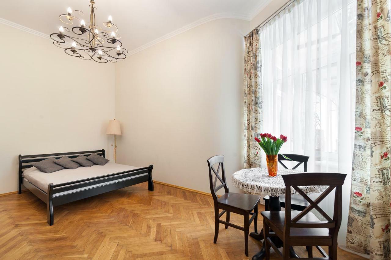 Apartments White House リヴィウ エクステリア 写真