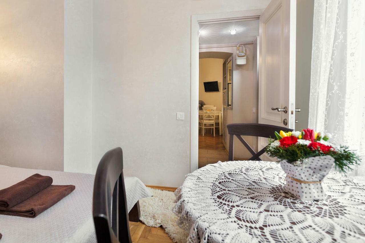 Apartments White House リヴィウ エクステリア 写真